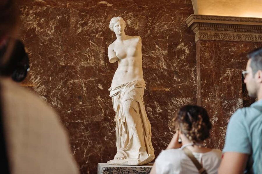 Paris: Louvre or Orsay, Eiffel Tower, City Walk & Cruise - Price and value for 9 hours of Paris highlights