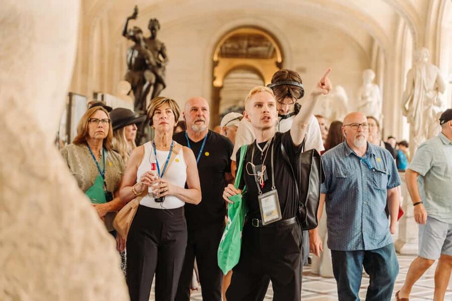 Paris: Louvre or Orsay, Eiffel Tower, City Walk & Cruise - Who should book this tour (and who should skip it)