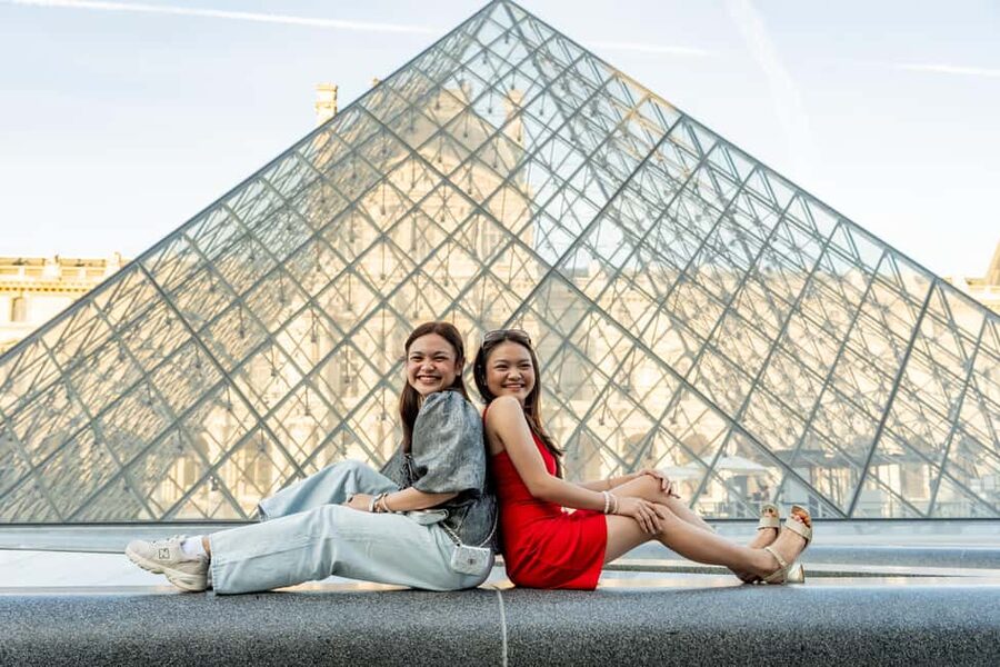 Paris: Louvre Photo Shoot - Key Things You’ll Notice Right Away