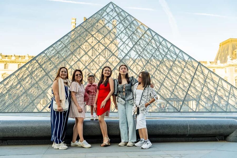 Paris: Louvre Photo Shoot - Who This Louvre Photo Shoot Fits Best