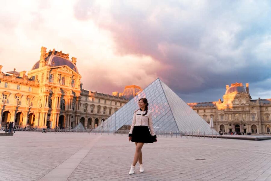 Paris: Louvre photoshoot or Seine bridges Eiffel Tower walk - Louvre and Tuileries Garden: classic Paris with fewer regrets