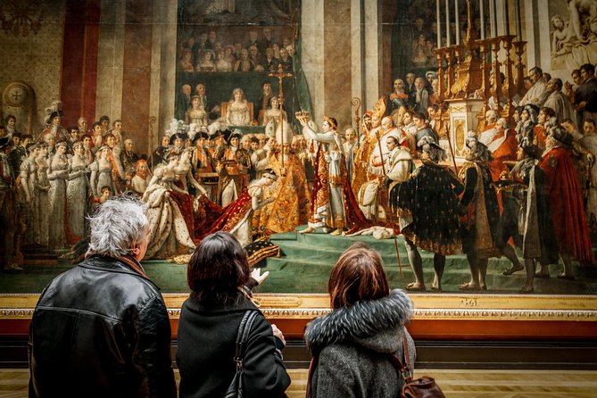 Paris Louvre PRIVATE TOUR with a Local Private Guide - Starting at the Louvre Pyramid: getting your bearings fast