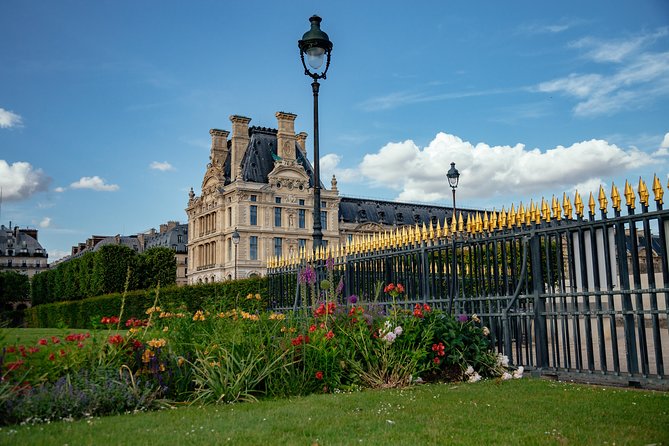 Paris Louvre PRIVATE TOUR with a Local Private Guide - The best part: you can stay after the guide