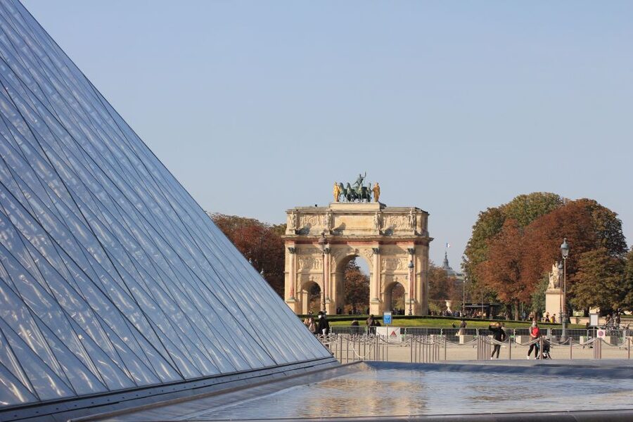 Paris: Louvre Reserved Ticket and River Cruise Combo - Getting to Musée du Louvre without wasting time