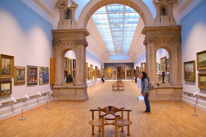 Paris Louvre Small Group Tour with Pre-Reserved Tickets - Louvre Pyramid entry: how this tour beats the worst line chaos