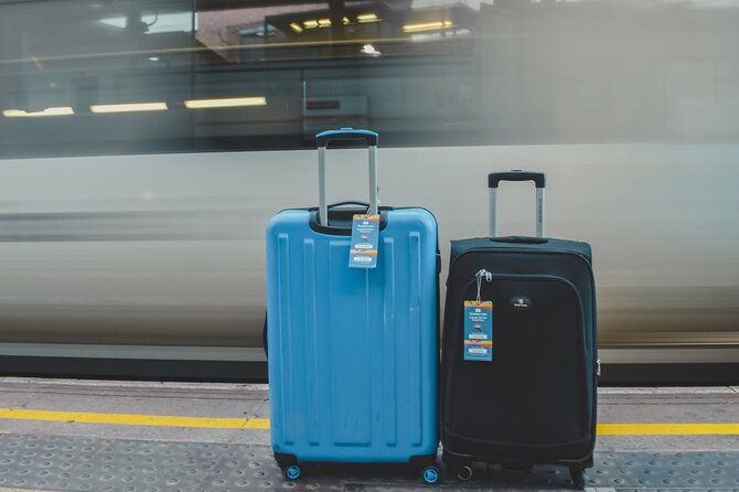 Paris: Luggage Storage close to Louvre Museum - Who Should Book This Near the Louvre?