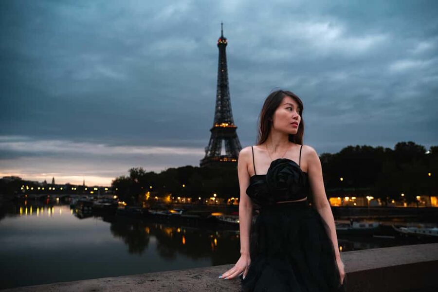 Paris: Luxury Photoshoot near the Eiffel Tower Photos in 24H - Pose Coaching That Helps You Look Natural