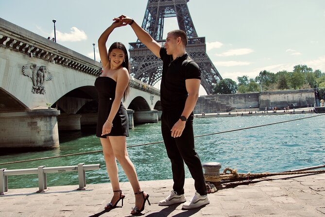 Paris Luxury Private Professional Photoshoot at the Eiffel Tower - The Photographer’s Real Value: Pose Direction and Pro Spots