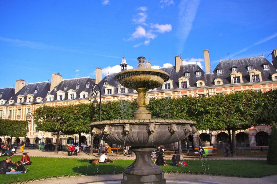 Paris Marais Quarter 2-Hour Private Walking Tour - Getting started at Metro Étienne Marcel (and why the details matter)