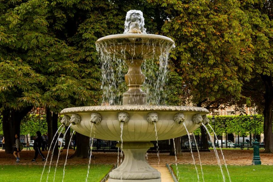 Paris: Marais without crowds. Guided Tour. - WWII and medieval pockets: turning “old stones” into real meaning