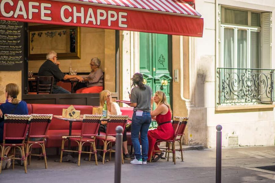 Paris Montmartre: 2-Hour City Tour in German - Price and value: what $94 per person really buys