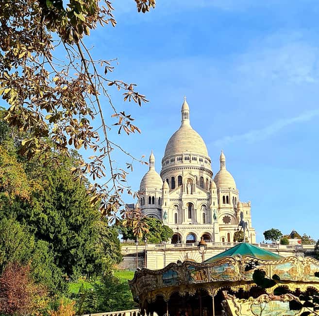 Paris: Montmartre Drawing tour with a local artist - Key Things You’ll Notice on This Montmartre Drawing Tour