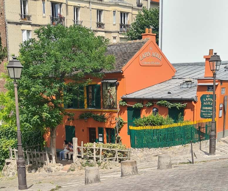 Paris: Montmartre Drawing tour with a local artist - Montmartre Views on a Drawing Route: Vineyards and the Shape of the Hill