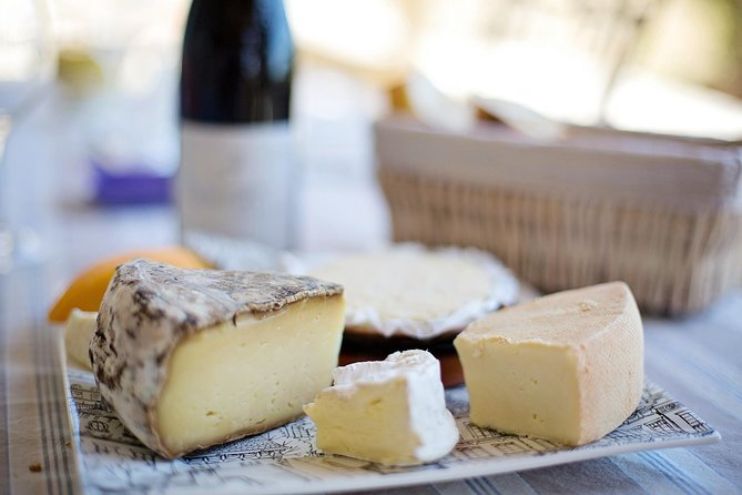 Paris Montmartre Food Tour - A Full French Meal by Do Eat Better - Cheese tastings near Place du Tertre: the artist square meets French dairy