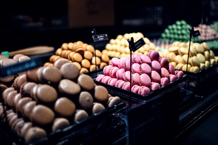 Paris: Montmartre Food Tour with 10 Local Tastings & Wines - Montmartre by Foot: Why This Route Feels Like a Local Meal