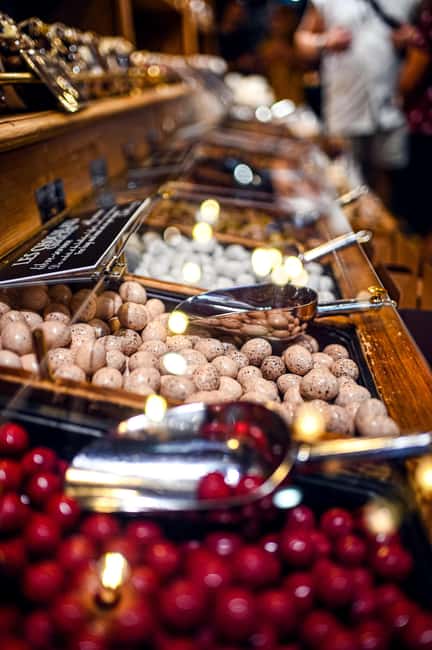 Paris: Montmartre Food Tour with 10 Local Tastings & Wines - Montmartre Market Time and a Longer Lunch Break