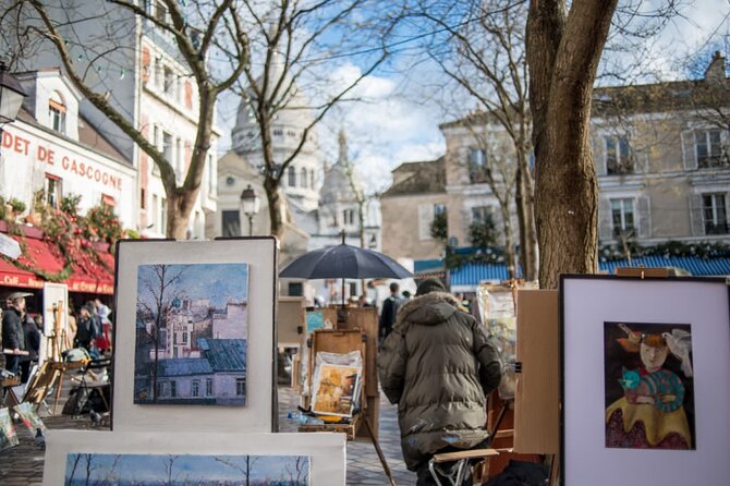 Paris Montmartre Free Walking Tour in English - Your guide: what good feels like on this walk