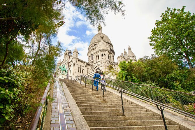 Paris Montmartre Free Walking Tour in English - Should you book this tour?