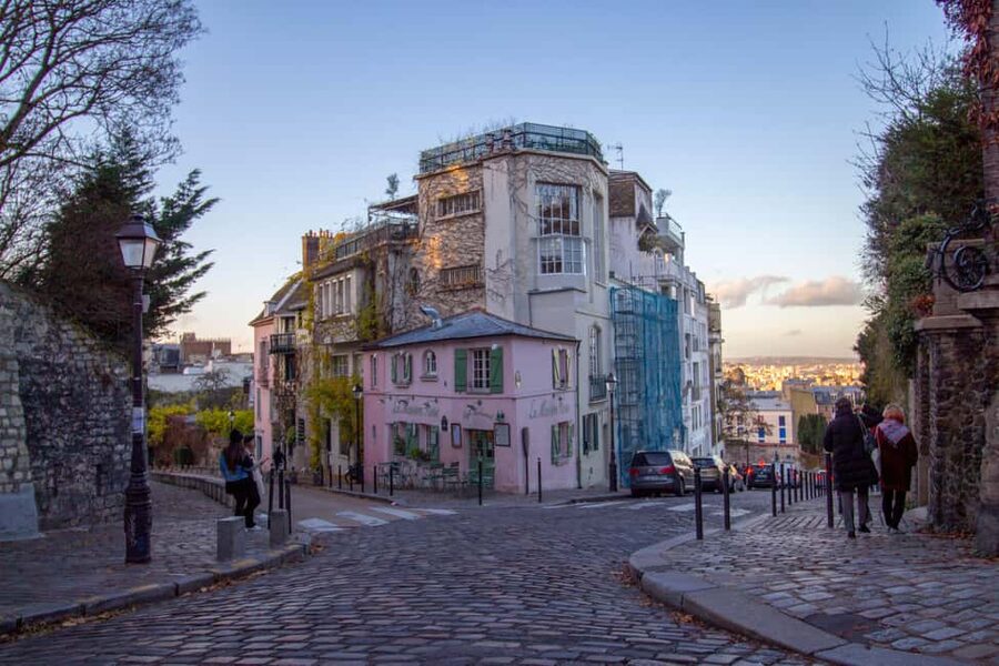 Paris: Montmartre Guided Walking Tour - Who should book this Montmartre walk (and who should skip it)