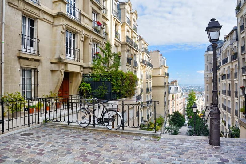 Paris: Montmartre Hidden Gems and Highlights Walking Tour - The hilltop moment: Sacré-Cœur views and the 19th-century architecture story