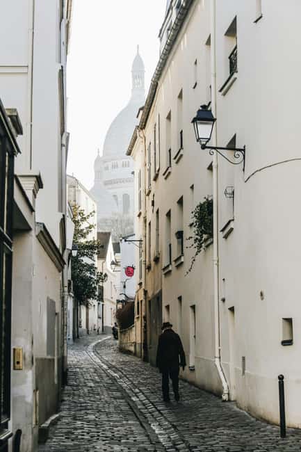 Paris: Montmartre hidden gems walking Tour with Local Guide - Why Montmartre’s streets feel different from the rest of Paris