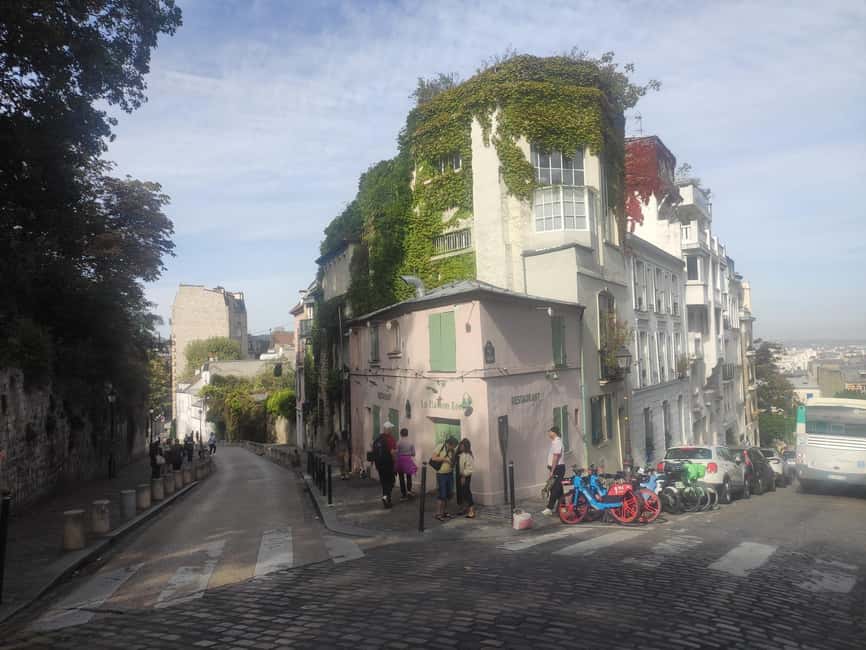 Paris : Montmartre highlights walking tour - Sacré-Cœur: the hilltop payoff and the best city-view moments