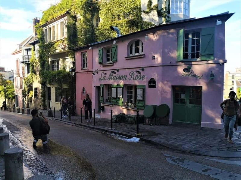 Paris: Montmartre Private Tour for Families - Quick Family-Friendly Wins