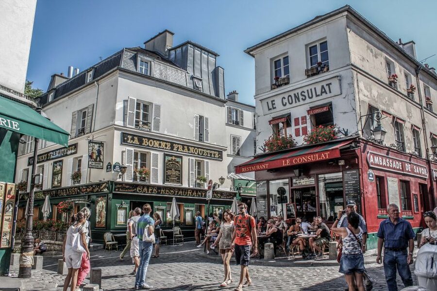 Paris: Montmartre & Sacre Coeur Guided Tour 12 guests 2,5h - Getting started on Boulevard de Clichy and keeping your day efficient
