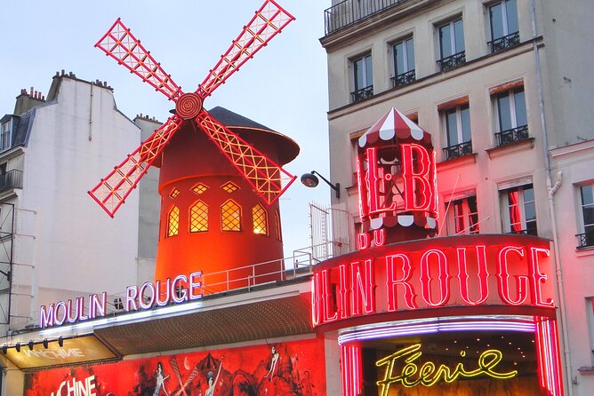 Paris (Montmartre) Scavenger Hunt and Sights Self-Guided Tour - Stop 2: Mur des Je t’aime and the Puzzle-Reading Moment