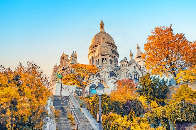 Paris (Montmartre) Scavenger Hunt and Sights Self-Guided Tour - Start at Blanche, Then Let the App Set Your Tempo