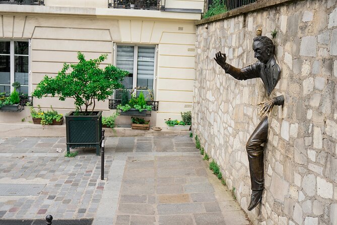 Paris - Montmartre Small Group Walking Tour with a True Local - Should you book this Montmartre tour?