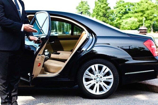 Paris Moulin Rouge Private Round-Trip Transfer - Price and Value: Why It Costs More Than a Taxi