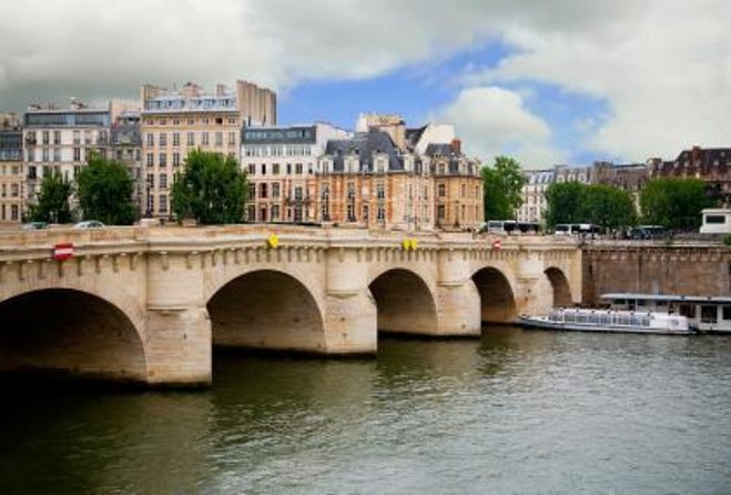 Paris Murder Mystery: Death on the Seine Quest and Tour - Key things to know before you start