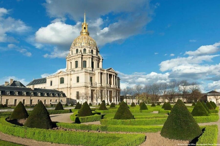 Paris: Musee De L'Armee Ticket With Digital Audio Guide - Galleries for ancient to modern warfare: how to navigate without getting lost