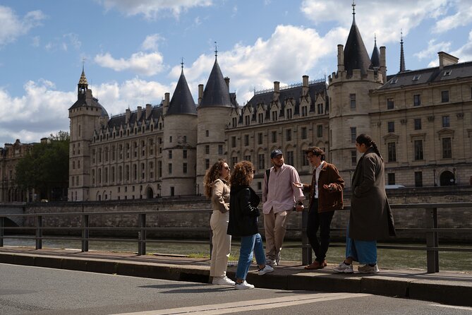 Paris Mysterious and Dark Stories Walking Tour - Small Group - Hôtel de Ville: City Hall With a Haunting Past