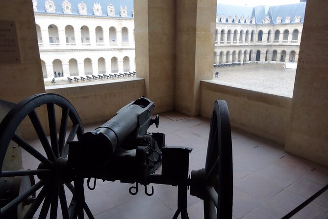 Paris: Napoleon’s Tomb and the Invalides Small-Group Guided Tour - St. Louis Cathedral and Napoleon’s Tomb: what makes it hit