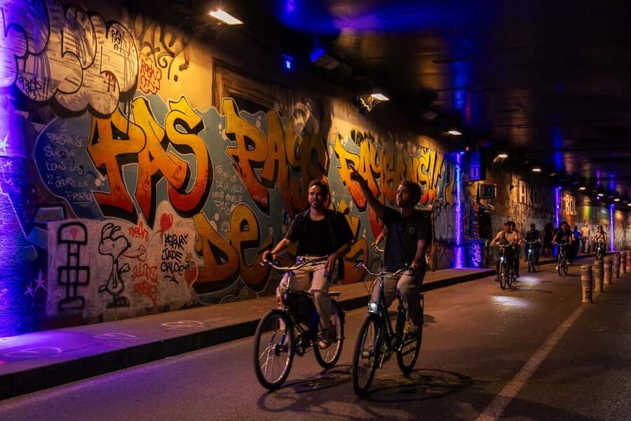 Paris: Night Small-Group Bike Tour & Boat Cruise - Who should book this night bike and Seine cruise