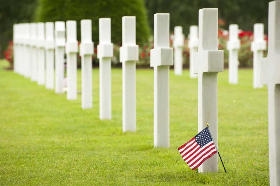 Paris: Normandy D-Day Sites Guided Day Trip with Lunch - Omaha Beach: short shoreline time, big impact