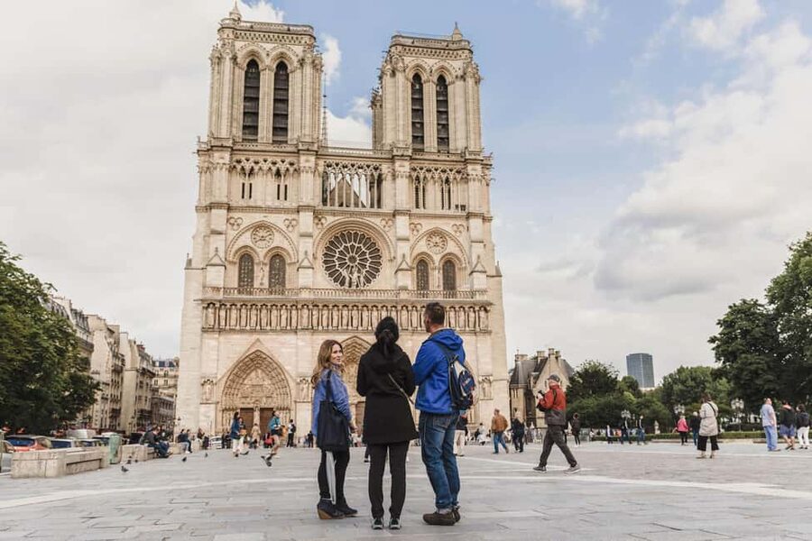 Paris: Notre Dame and Île de la Cité Walking Tour - Step inside Notre-Dame: restoration, symbolism, and what to watch for