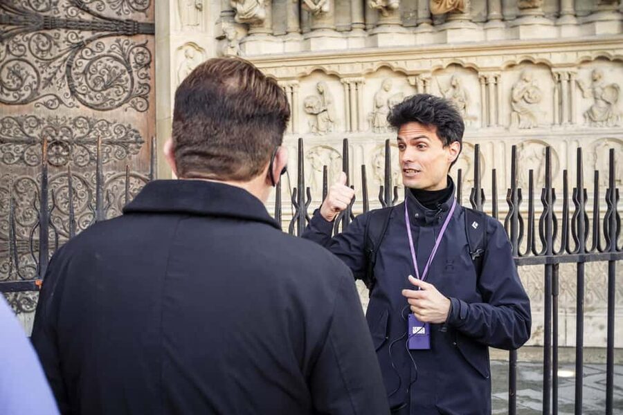Paris: Notre Dame and Île de la Cité Walking Tour - Small group size of five: why it changes the whole experience