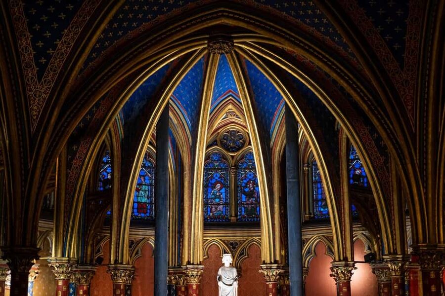 Paris: Notre-Dame Cathedral and Sainte-Chapelle Guided Tour - Notre-Dame Practicalities: Dress Code, Security, and Access Limits