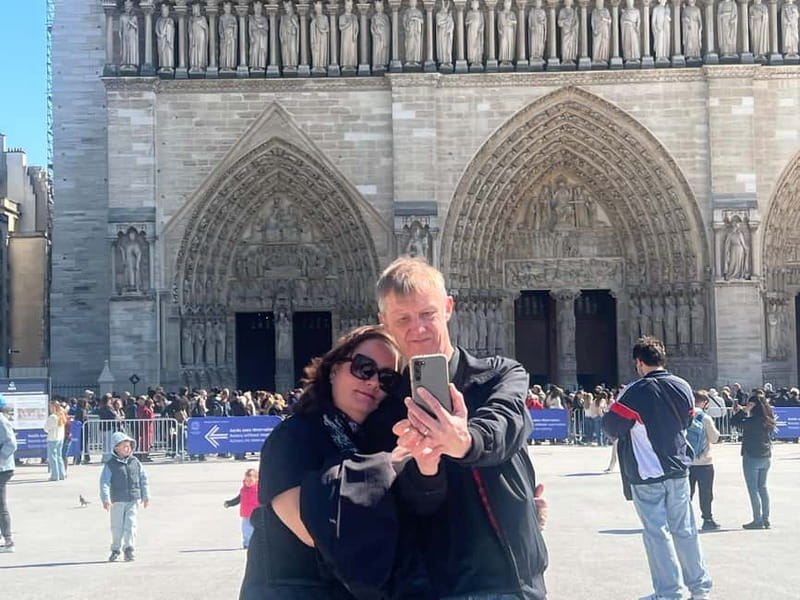 Paris: Notre-Dame Cathedral Exterior Tour - Dress code and “entry denied” reality you should take seriously