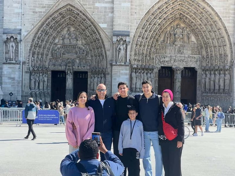 Paris: Notre-Dame Cathedral Exterior Tour - Reviews show the real differentiator: the guide