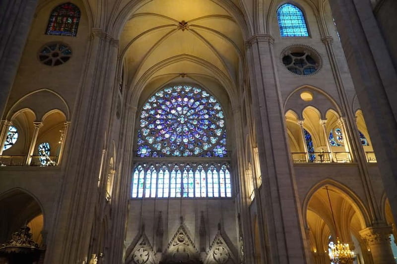 Paris Notre Dame Cathedral Guided Tour with Scheduled Access - The guides: what makes this tour feel personal