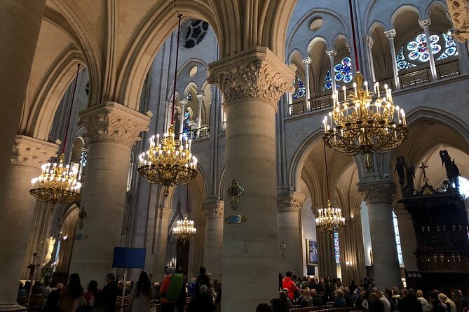Paris: Notre-Dame Cathedral Interior & Ile de la Cité Guided Tour - Along the Seine: monarchs, big events, and medieval edges of the city