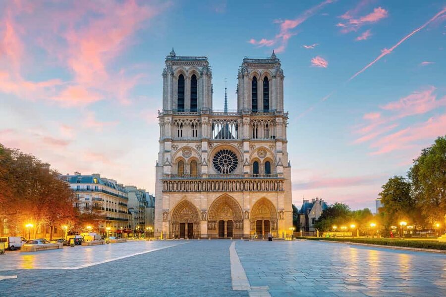 Paris: Notre-Dame Exclusive Private Guided Tour - One hour at Notre-Dame: What you’ll actually see (and what’s limited)