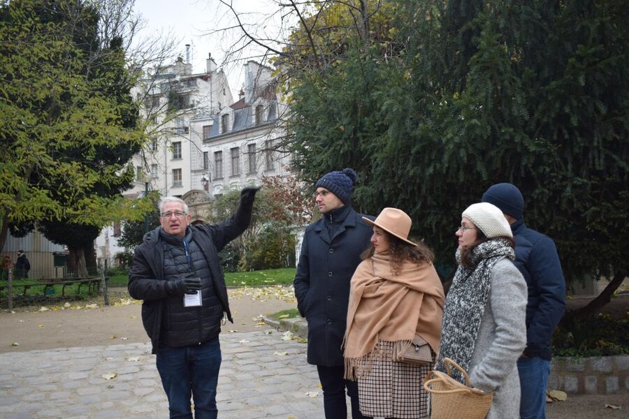 Paris: Notre-Dame Exterior and Latin Quarter Guided Walk - Quiet contrast near Notre-Dame: St. Julien le Pauvre