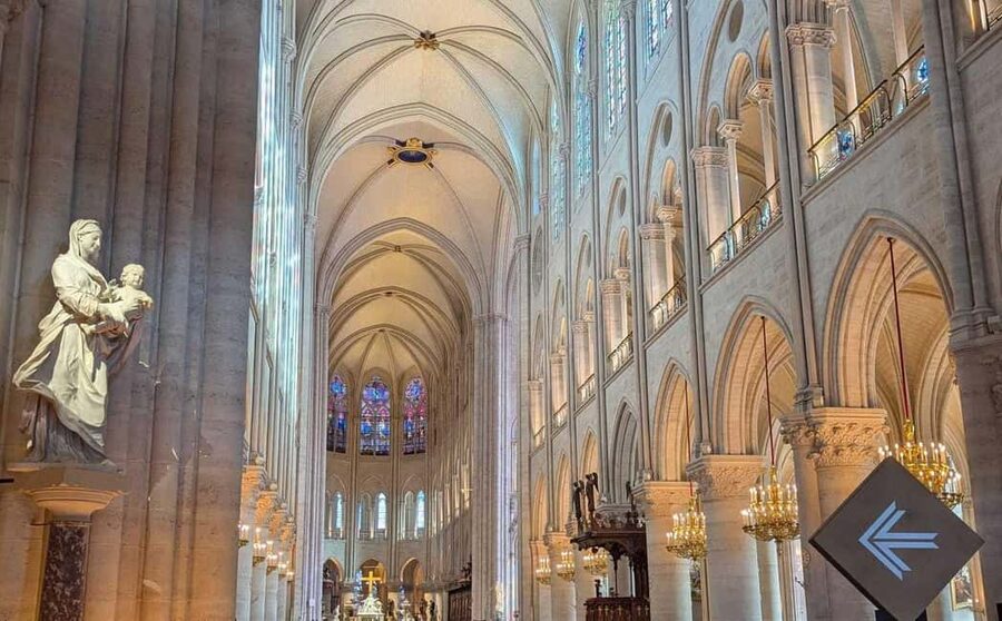 Paris: Notre Dame Exterior Guided Tour with Free Entry - From the walk to the doors: what your guide does (and what they don’t)