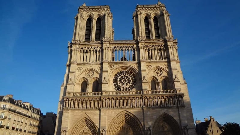 Paris: Notre Dame Exterior Private Guided Tour - Why an exterior guide can be better than rushing inside