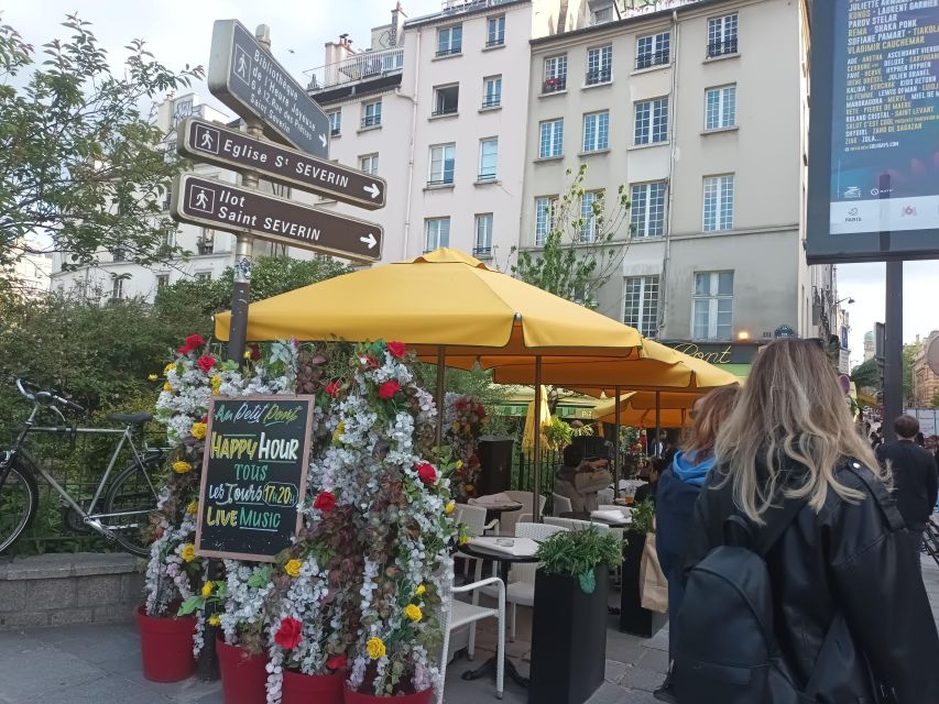 Paris: Notre Dame Exterior Walking Tour with Sainte Chapelle - Pace, group size, and what to wear in July or January